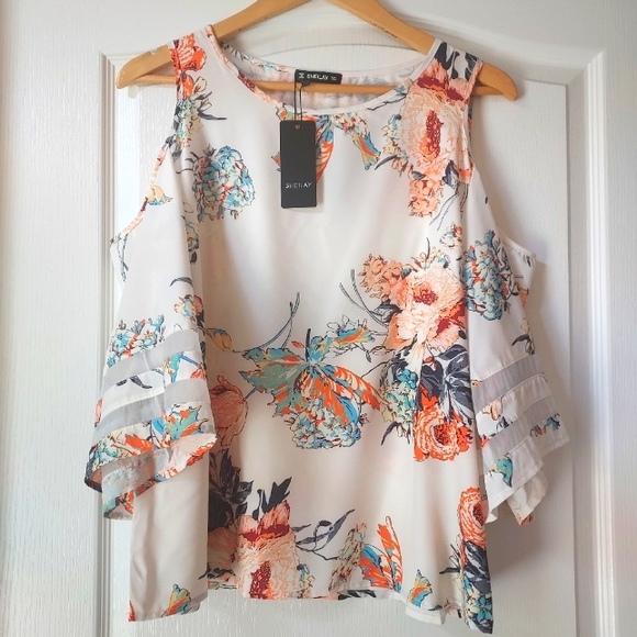 Sheilay medium cold shoulder top - Picture 1 of 6